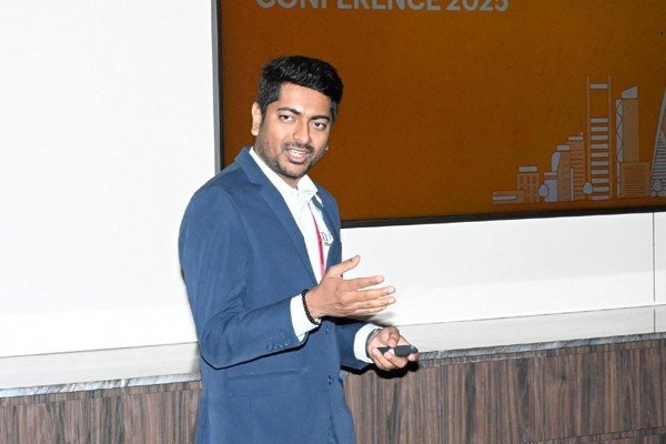 Zoho Corp to Invest $5 Million in Bahrain Startups, Open Office and Data Centre to Support Vision 2030