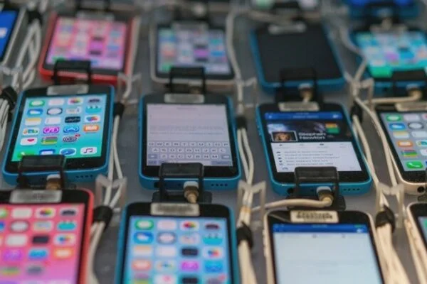 Pakistan Achieves 94% Local Mobile Phone Assembly in Early 2025 Amid Consumer Complaints Monitoring