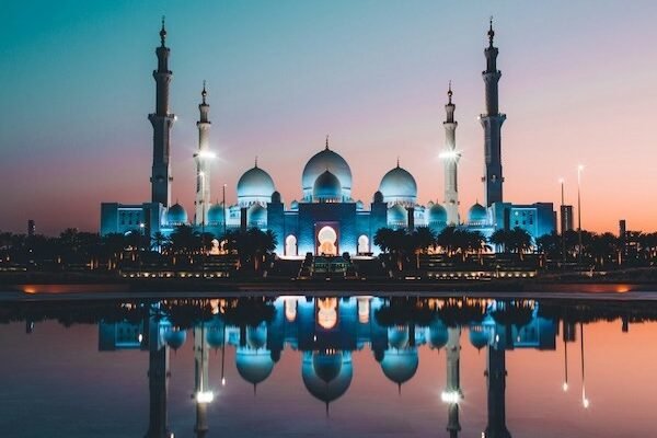 e& UAE Deploys GCC’s First Dual-Band 64T64R MetaAAU for Enhanced 5G Network Efficiency