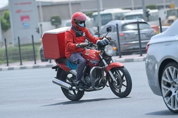 Kuwait’s Food Delivery Boom Leaves Restaurants Struggling Under High Commissions