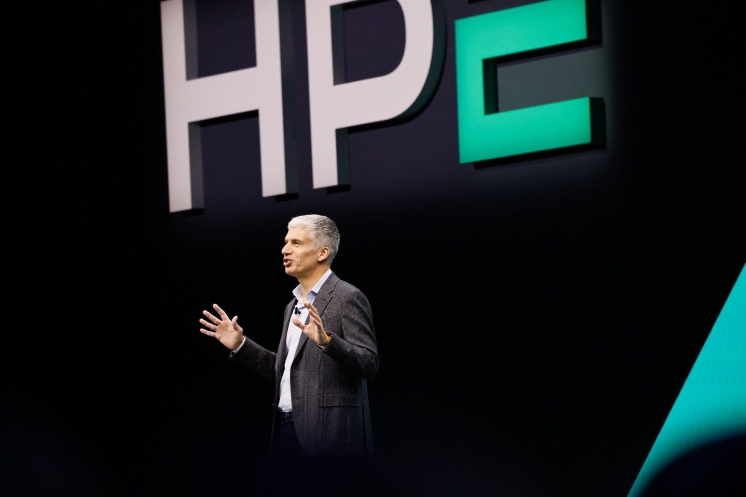 HPE disrupts networking industry with expanded AI-native portfolio; reimagines future of IT operations with self-drivingnetworks strategy