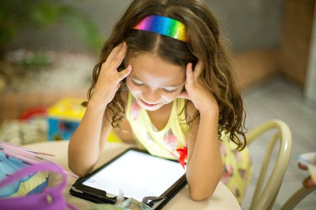 Experts Advocate Digital Literacy Over Social Media Bans for Children